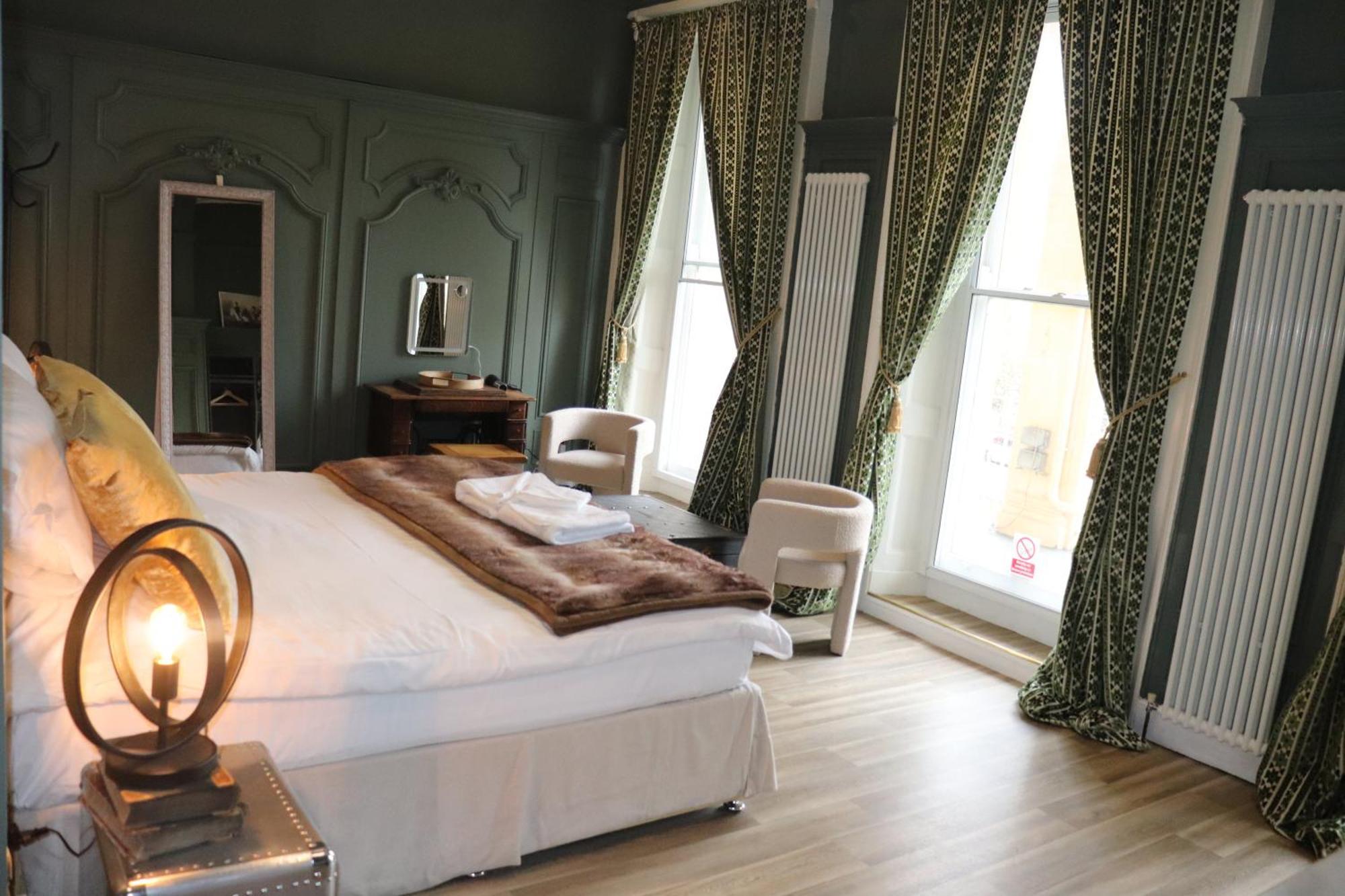 Rooms On The Prom Cheltenham Eksteriør billede