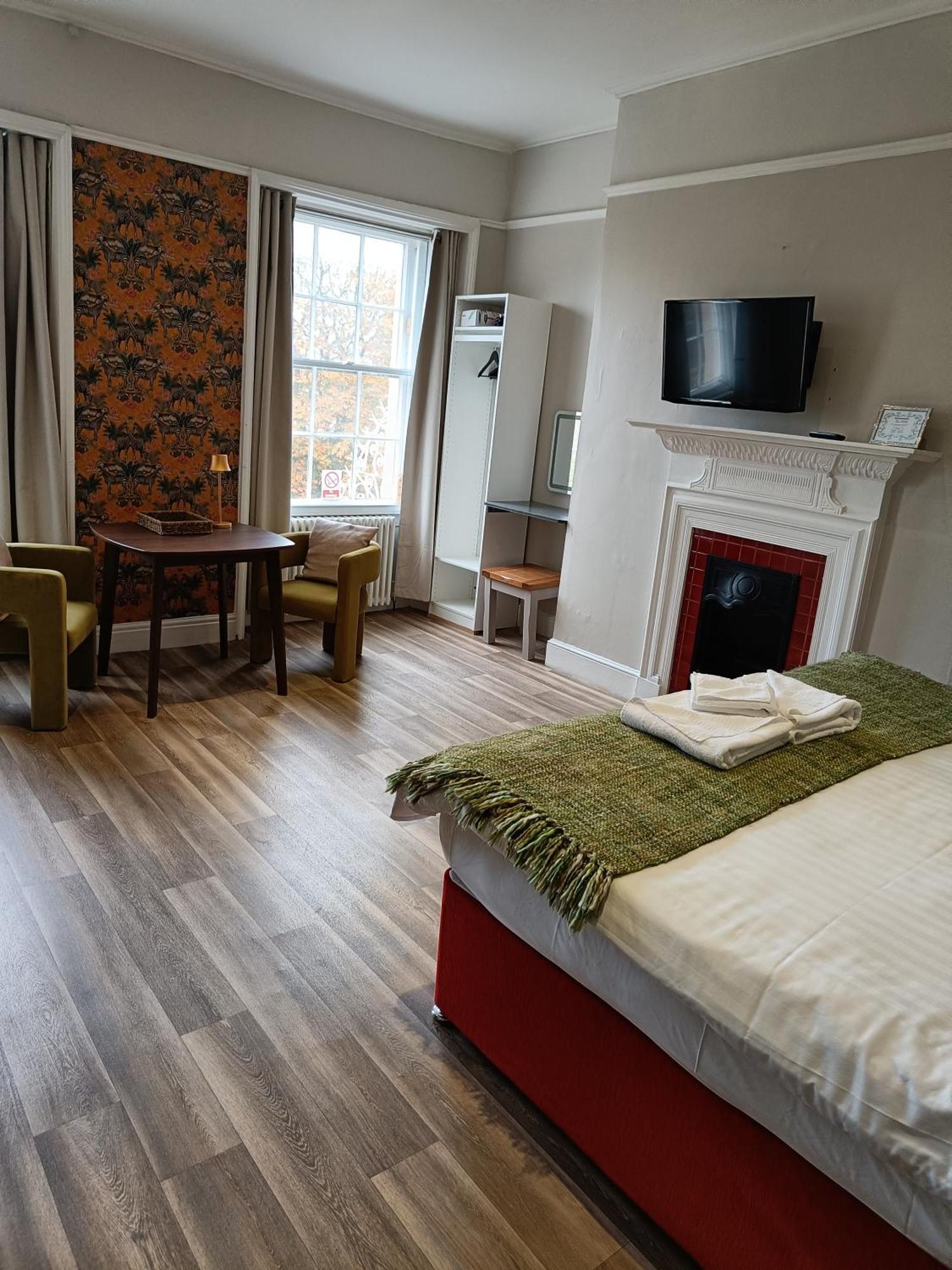 Rooms On The Prom Cheltenham Eksteriør billede